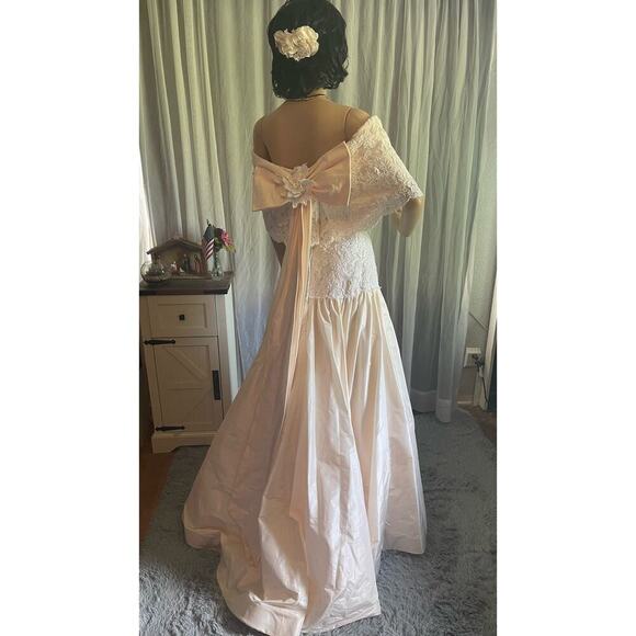 Vintage ILGWU Pink Lace Off-Shoulder Formal Gown - Picture 3 of 17